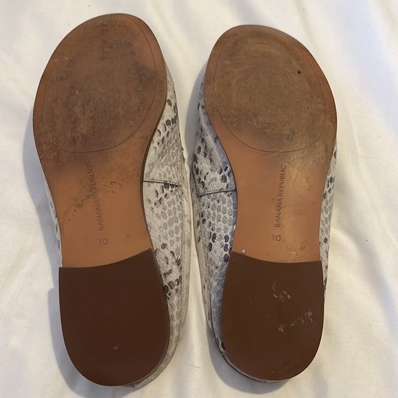 Banana Republic Gray Silver Python Print Mules 10 - Picture 9 of 11